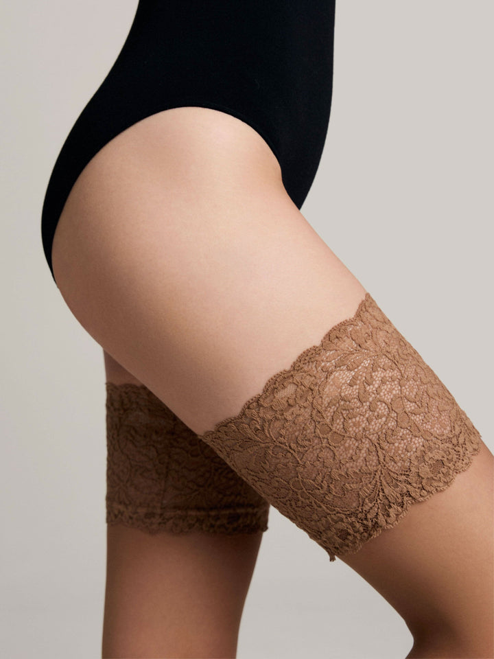 AMOUR 20 - Luxurious Silk-Effect Stockings with Lace Trim - IDEALINE INC.